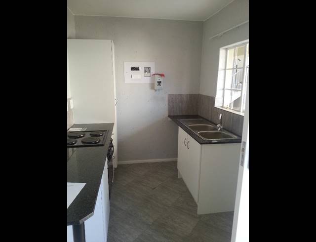 2 BEDROOM PROPERTY TO RENT IN MOOIVALLEI PARK